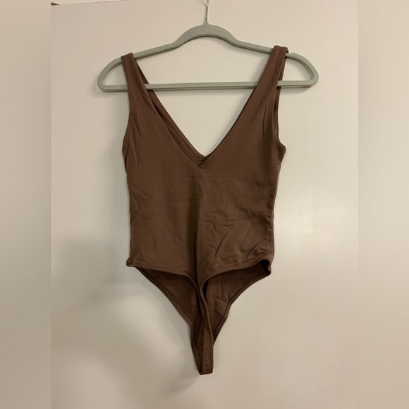 Aritzia Babaton contour body suit - Picture 3 of 5